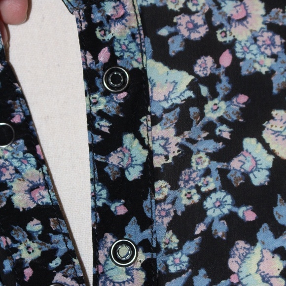 Free People, Skyway Drive In Blouse floral design snap buttons Long sleeve - Picture 9 of 13